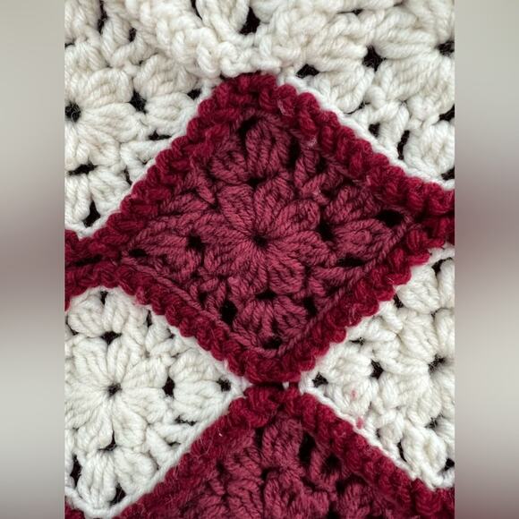 NEW Blanket Afghan Throw Handmade Pink, Green and White Flowered Size 84” x 57” - Picture 3 of 7